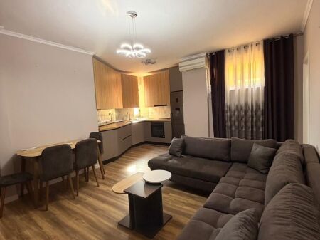 APARTAMENT 2+1 ME QIRA TEK RRUGA KUMINIT(pet friendly)