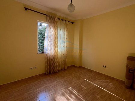 Shitet, Apartament 2+1, Fresk, Tirane