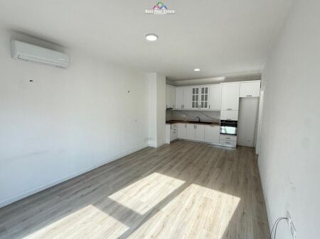 Zyre Me Qera 1+1 Ne Porcelan (ID BZ2852) Tirane