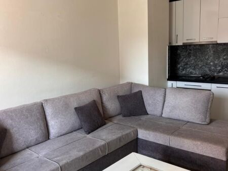 Jepet me qira 1+1+ parkim tek Unaza e re Sima com