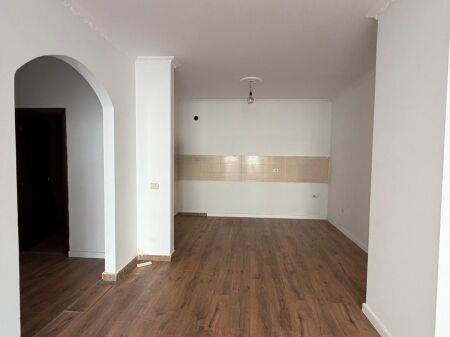 APARTAMENT NE SHITJE 2+1 NE ASTIR , KOMPLEKSI FRATARI