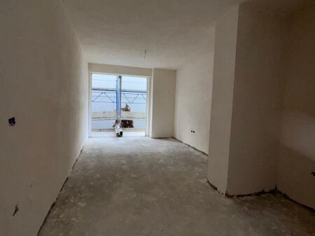 SHITET APARTAMENT 1+1 ISH FUSHA E AVIACIONIT 130.000 EURO FH-58614