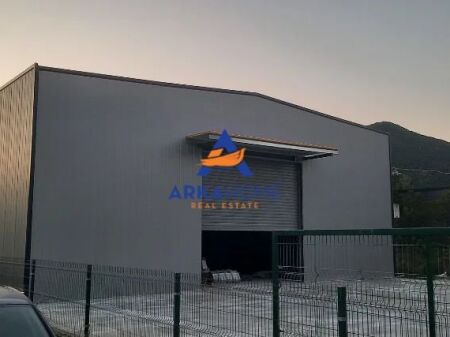 JEPET KAPANON ME QERA MAGAZINË / KAPANON " RRUGA E ARBRIT, TIRANË " 2000 EURO