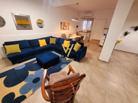 JEPET APARTAMENT 2+1 ME QERA NE QENDER 55.000 LEKE