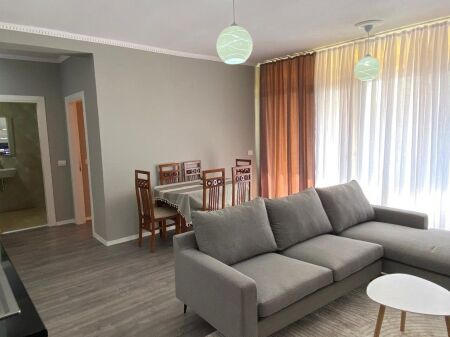 Jepet me qera apartament 1+1 tek Bulevardi i Ri