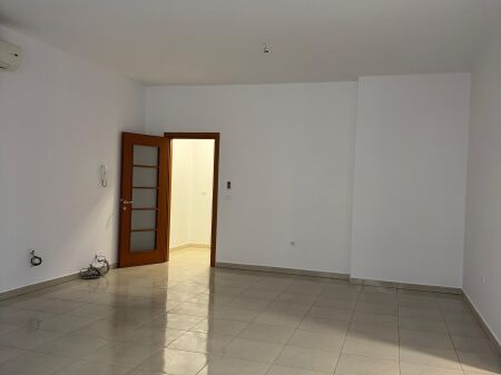 Ambient zyrash me qira tek Rruga e Bogdaneve!