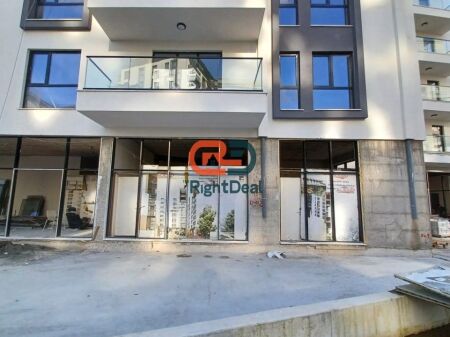 Al Campo di Aviazione, Nel Complesso Turdiu, Vendesi Unità Commerciale Con Pianta Regolare Ideale Per Investimento!!!