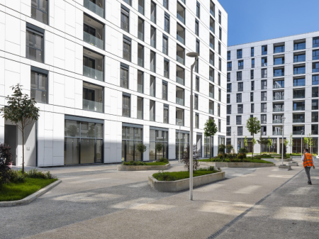 Shitet apartament 2+1 tek Akses Tirana    