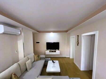 Apartament 1+1 Me Qira tek Komuna e Parisit