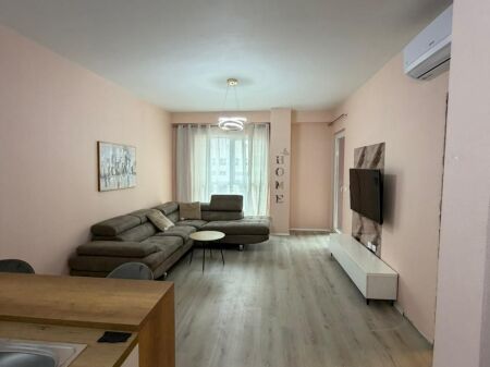 🏢 Jepet me qira apartament 1+1  📍 Adresa: Laprakë, tek Kompleksi Aura 88💰 Çmimi: 60,000 lekë / muaj