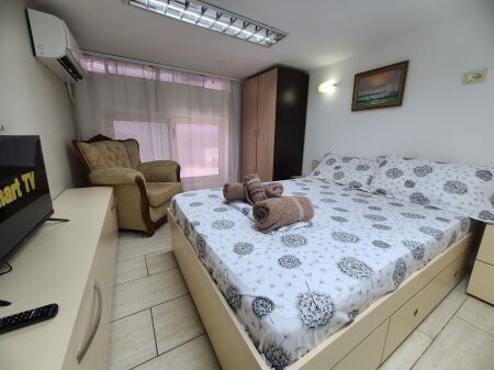 Appart.1+1+balcone 2° piano Completamente attrezzato con tutto e wifi