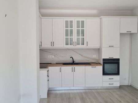 🏢Porcelan,Kompleksi Erli,jepet me qera apartament 1+1 ,pjeserisht i mobiluar 50,000Leke