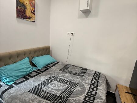 Garsoniere me qera tek Spitalet 250 ALL te gjitha te perfshira