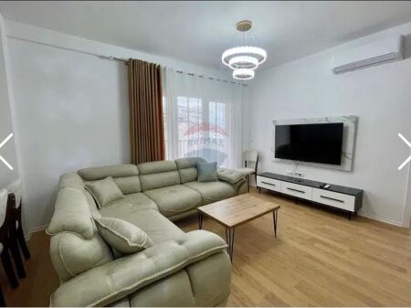 APARTAMENT 1+1 ME QIRA TEK ZOGU I ZI!