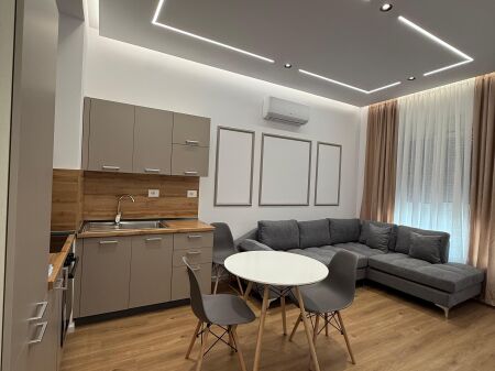 🏠JEPET ME QIRA Apartament 1+1+bllk 📍Rezidenca Kadiu, Ali Dem🛋️Mobilim i ri dhe modern, i pabanuar me pare💶550€/muaj