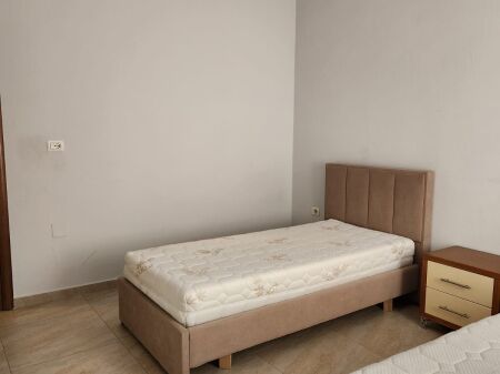 Jepet Me Qera Apartament 1+1+1 Ballkon