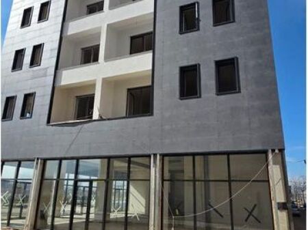 🚨 OKAZION KLERINGU – APARTAMENT + VERANDË NË RINGSIDE RESIDENCE- PASKUQAN! VETËM PËR PAK DITË!🚨