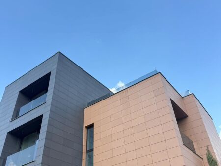 VILLA FOR INDIVIDUAL SALE NEAR TEG