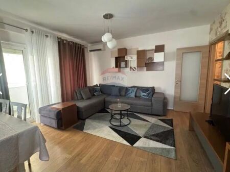Apartament 2+1 + Parkim per shitje
