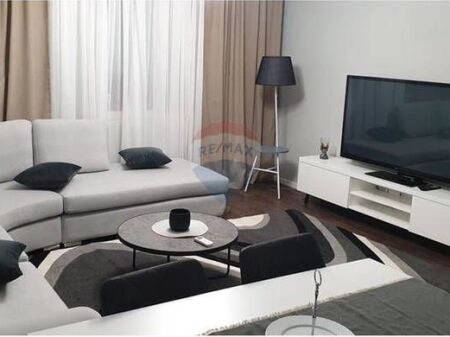 Apart me qira1+1 kati pare vile!
