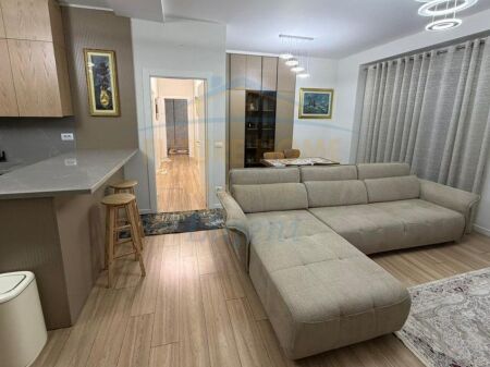 Qera, Apartament 3+1+Post Parkimi, Rruga e Kavajes, Garden Building