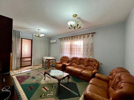 Qira, Shtëpi Private 3-Katëshe “Fresk”, Tiranë.