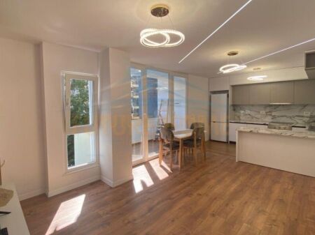 Qera, Apartament 2+1, 21 Dhjetori