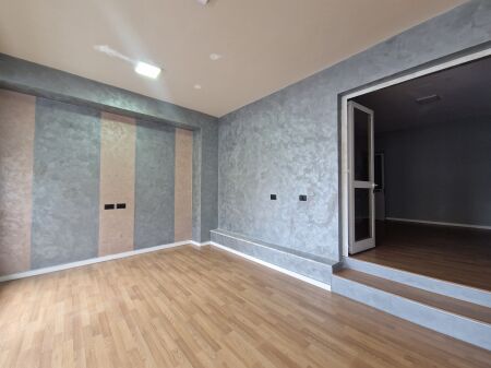 Dyqan me qera afer 21 Dhjetorit