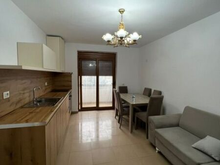 Apartament 2+1 me qera ne Vasil Shanto lock.super