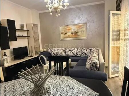 Appartamento 1+1 In Affitto sulla Spiaggia Ruota Rossa, Durrës