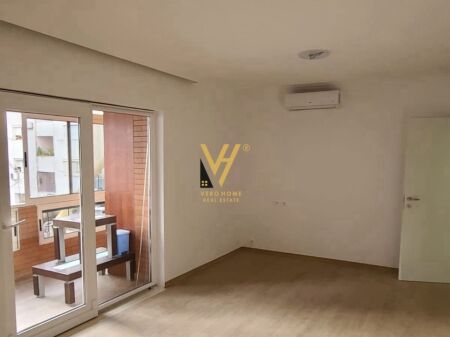 JEPET ZYRE 88 M2 ME QERA NE QENDER 120.000 LEKE