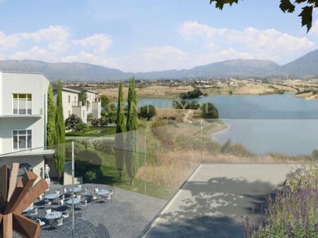VENDIAMO VILLA INDIPENDENTE – ROLLING HILLS LAGO!! 700.000 €