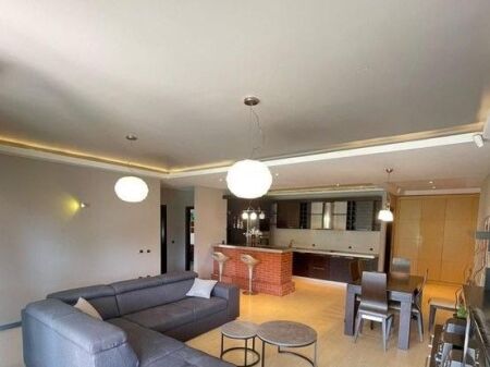 APARTAMENT 3+1 ME QERA TE KOPSHTI BOTANIK!