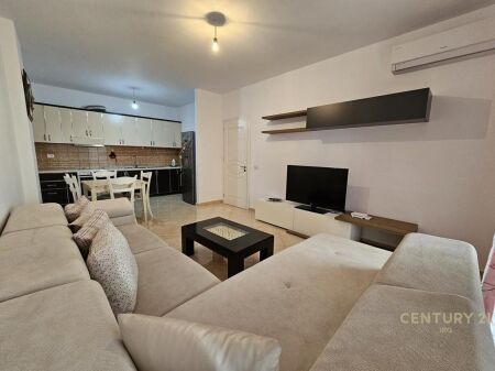 Apartament 2+1 tek Pallatet Cabej!