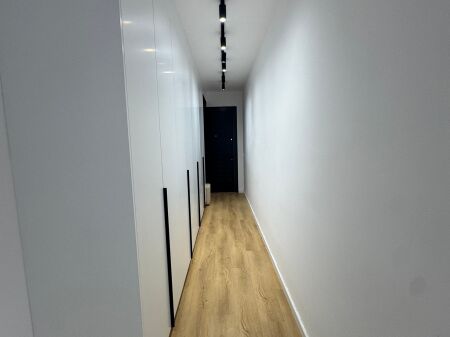 Apartament 1+1 me qira tek Xhamia tek K. Botanik