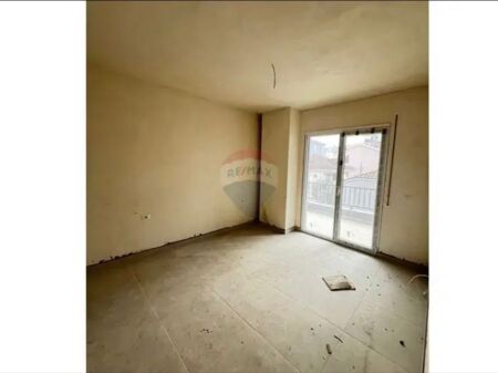 Apartament 2+1+2 për shitje – Zona 5 Maji