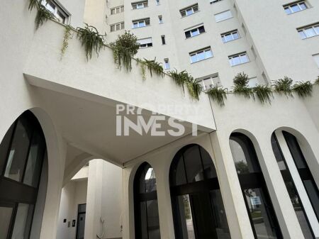 Unità commerciale in affitto, River Residence, Astir