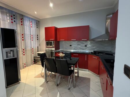 Apartament ne qender tirane