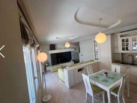 Duplex per shitje me pamje nga Liqeni i Thate!