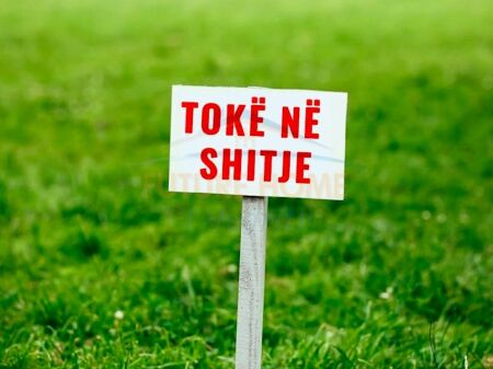 Shitet, Tokë, Vorë, Tiranë.