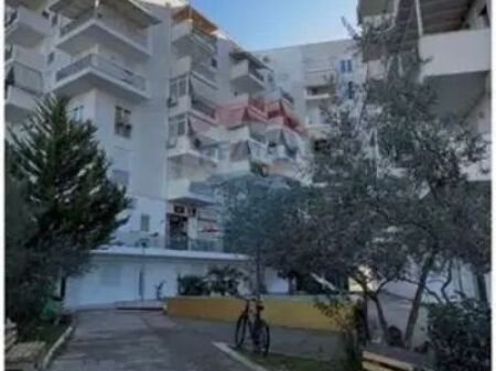 Apartament - Për Shitje - Qyteti Studenti, Tiranë