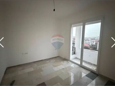 Shitet Apartament 2+1+2 tek Pallatet e Verdha