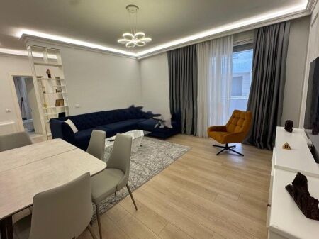 Vendesi in vendita 2+1+2 vicino al Giardino Botanico (presso la Moschea)!
