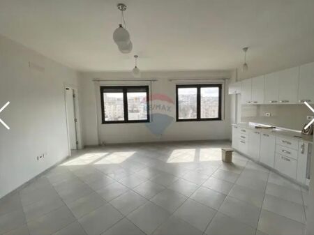 Appartamento 2+1+2 in vendita in Via Elbasan