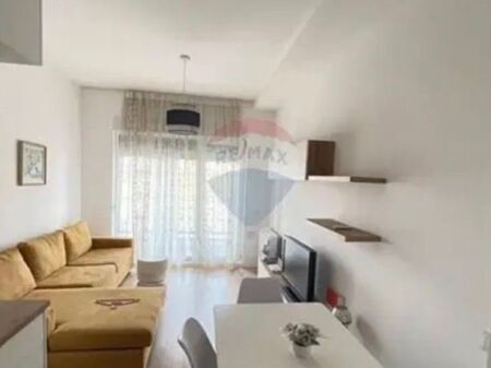 Apartament 1+1 me qera 21 Dhjetori Kontakti
