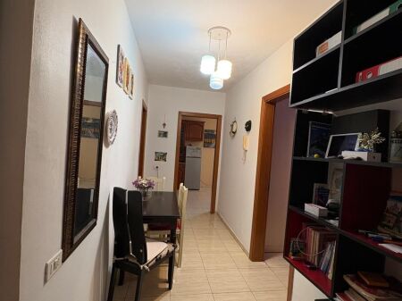 Apartament me Qera – Rruga e Kavajes - Tirane