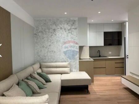 APARTAMENT 2+1 PER QIRA TEK DONIKA CENTER!