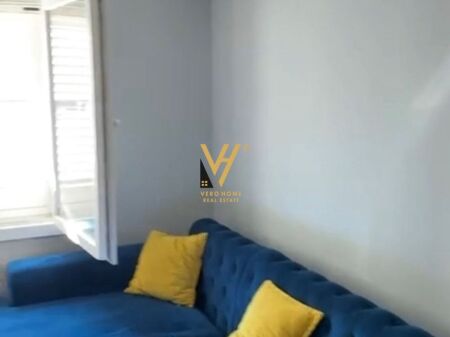 VENDESI DUE APPARTAMENTI 1+1 IN VIA BARRIKADAVE 220.000 EURO