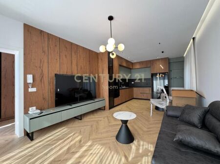 JEPET ME QIRA VILE NE ZONEN E SAUKUT! 3,000 € /Muaj Sip. Totale  500m2  Sip. e brendshme  240m2