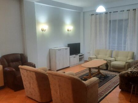 🏠Qyteti Studenti,Rruga Arben Broci jepet me qera kati i II-te i nje vile,2+1,i mobiluar.45,000Leke